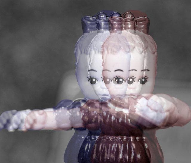 The doll(s)